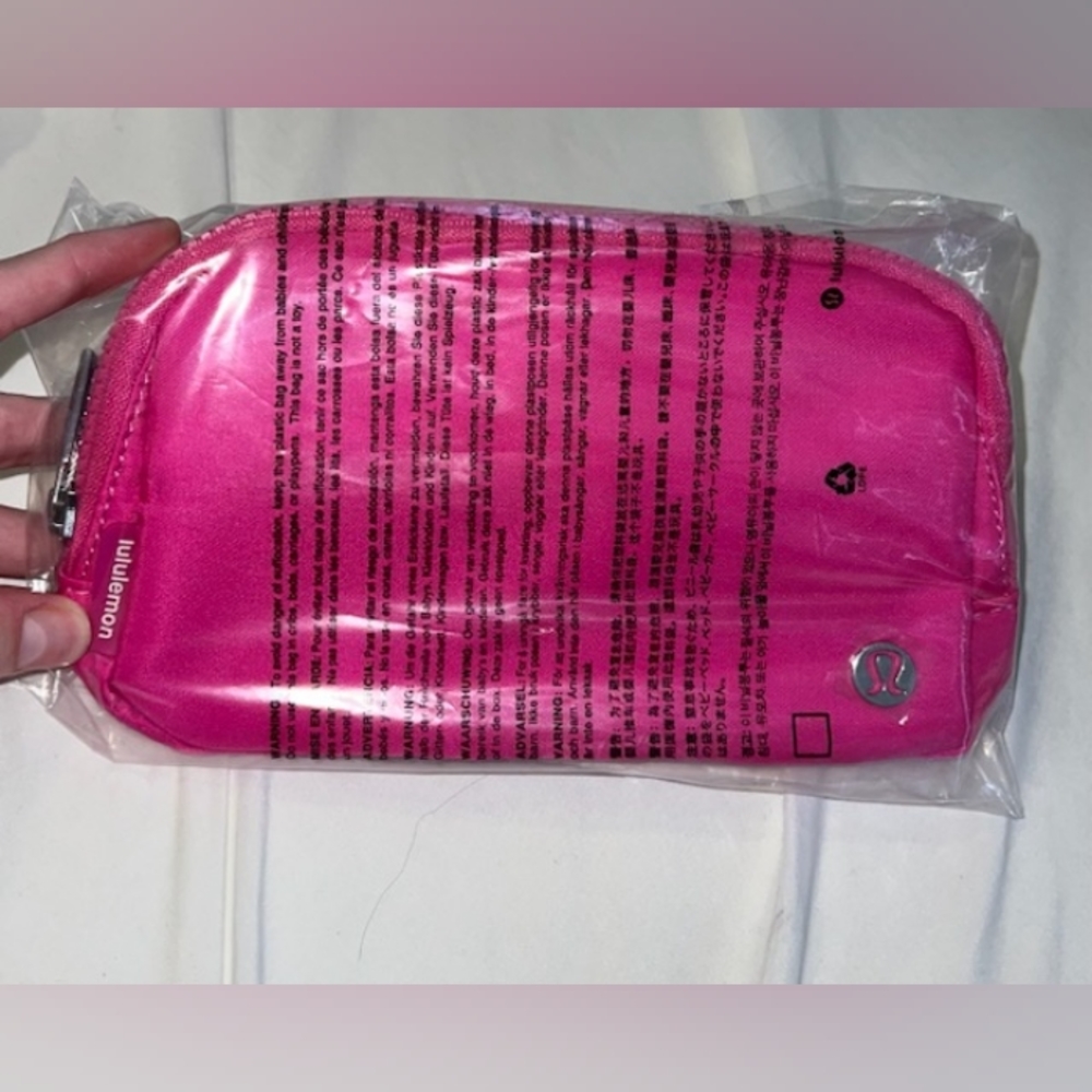 Lululemon sonic pink everywhere 1L belt bag